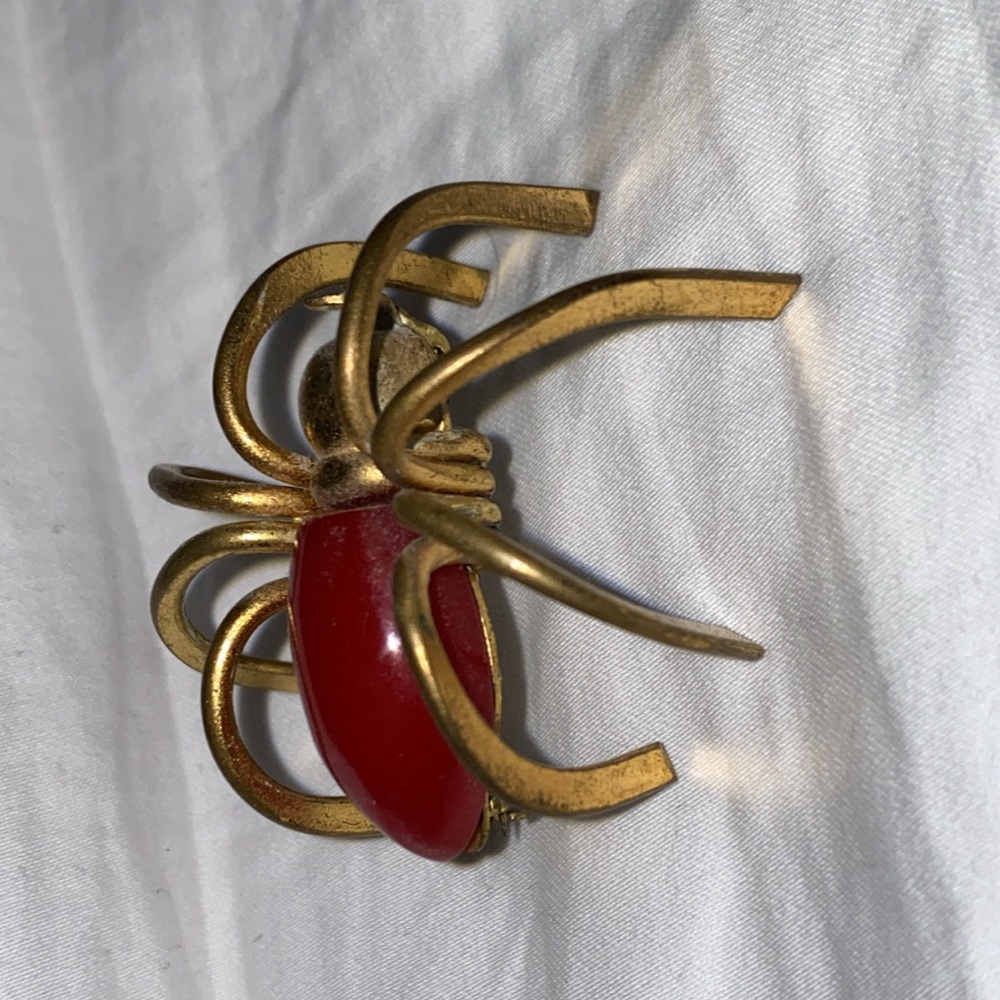 VINTAGE authentic 1920s-1930s red bakelite brooch - Picture 3 of 6